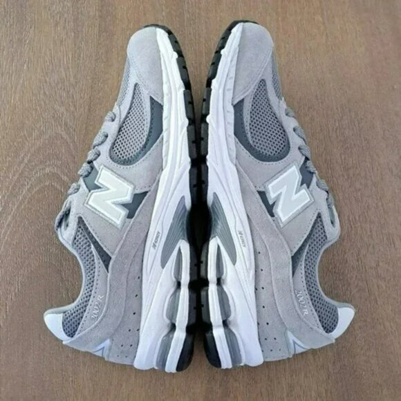 New Balance 2002R Sneaker - Color: Grey / Grey - Size: Women 7 Wide (D) - Picture 6 of 9